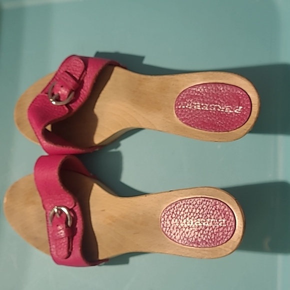 Burberry Pink Leather Slide Sandals Size 36 (5.5-6) - Picture 3 of 8